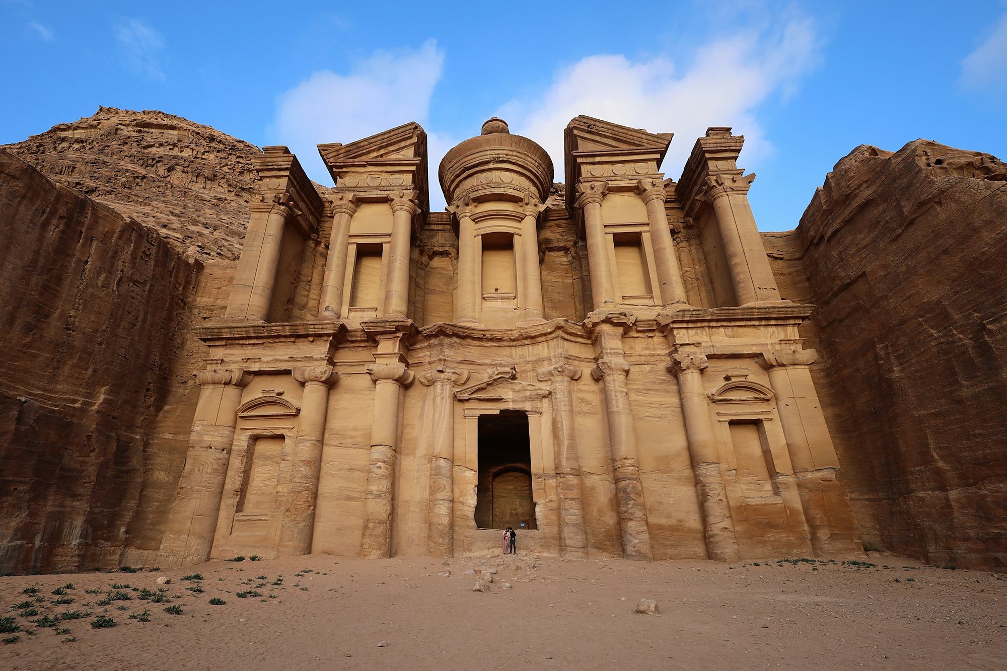 El Monasterio (Ad Deir) excavado en la roca de Petra