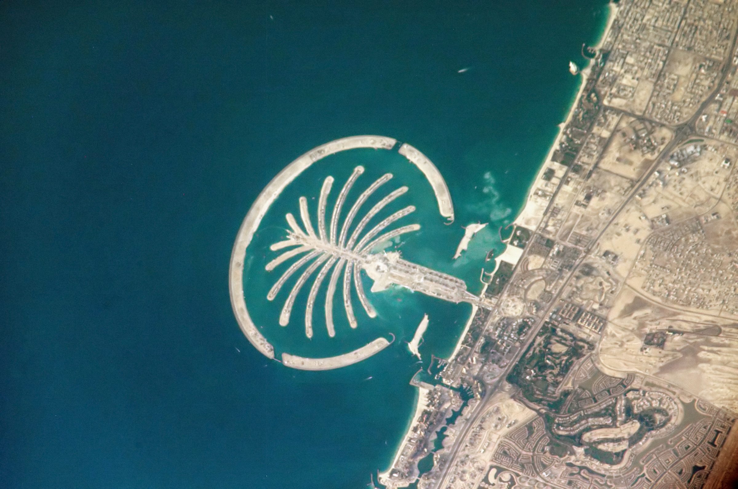 Palm Jumeirah, Dubái, fotografiada desde la Estación Espacial Internacional
