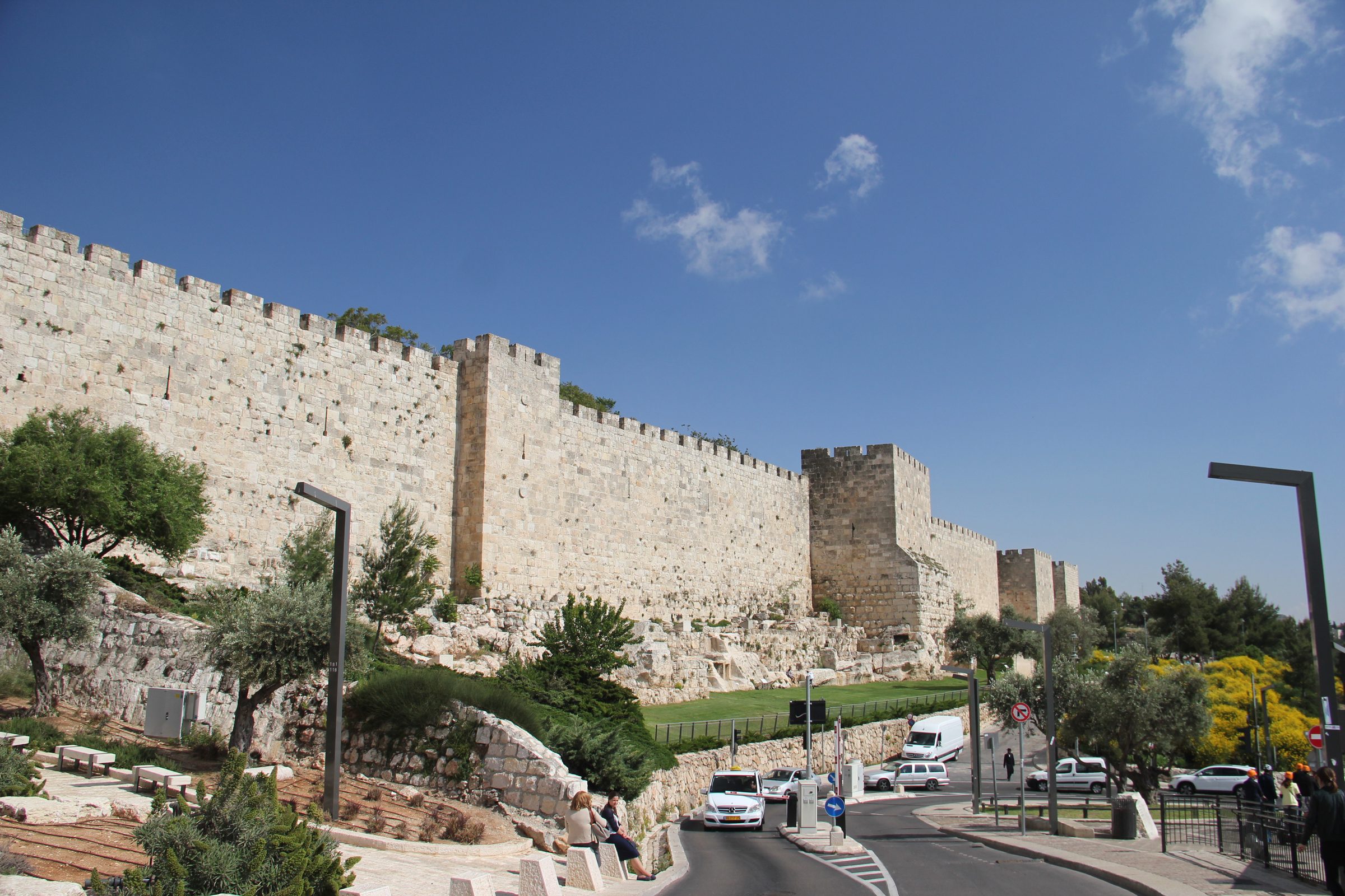 Las antiguas murallas de la Ciudad Vieja de Jerusalén